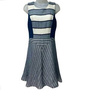 NYDJ Stacy Blue White Striped Fit & Flare Sleeveless Dress Lined Stretch Size 8